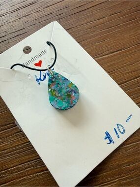 Handmade Teardrop Pendant Necklace in Multicolor Glitter